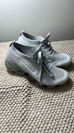 NIKE AIR VAPORMAX WOMEN’S SIZE 7 1/2