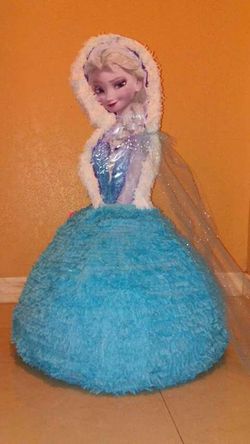 Elsa piñata