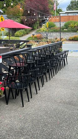 Black Windsor-Style Dining Chairs – Set