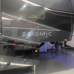 2026 Jayco Seismic 395