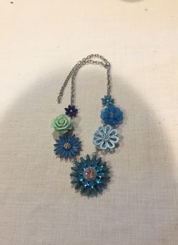 Jewelry/ necklace