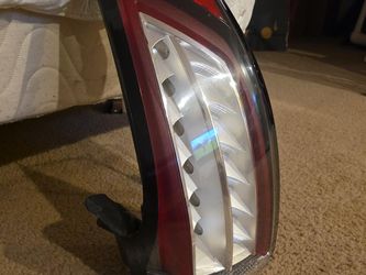 2015 - 2018 Ford Edge taillight