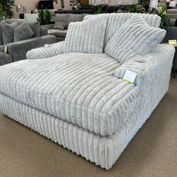 OM• $38 Initial • Brand New// Stupendous Chair 