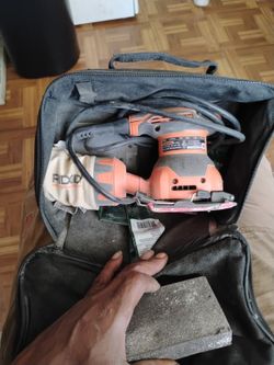 Ridgid 2.4 Amp Quarter Sheet Sander With Dust Catcher