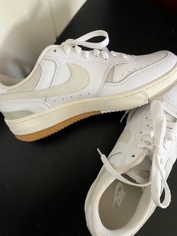 Women’s Nike White Low-Top Sneakers
