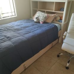 Trundle bed, Matching desk and chair