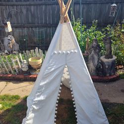 Tiny Land Teepee For A Child Like New Never Been Keep Out Side At All 