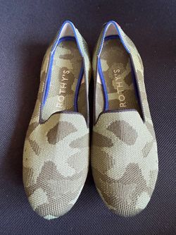 Rothy's The Loafer, Olive Camo Green Round Toe Flats, Size 7 - Great condition