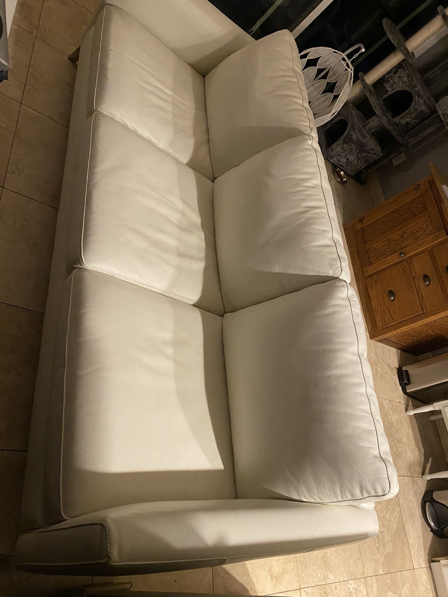 White LEATHER Couch Sofa Chesterfield