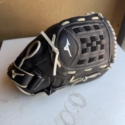 Mizuno 13” Softball Glove