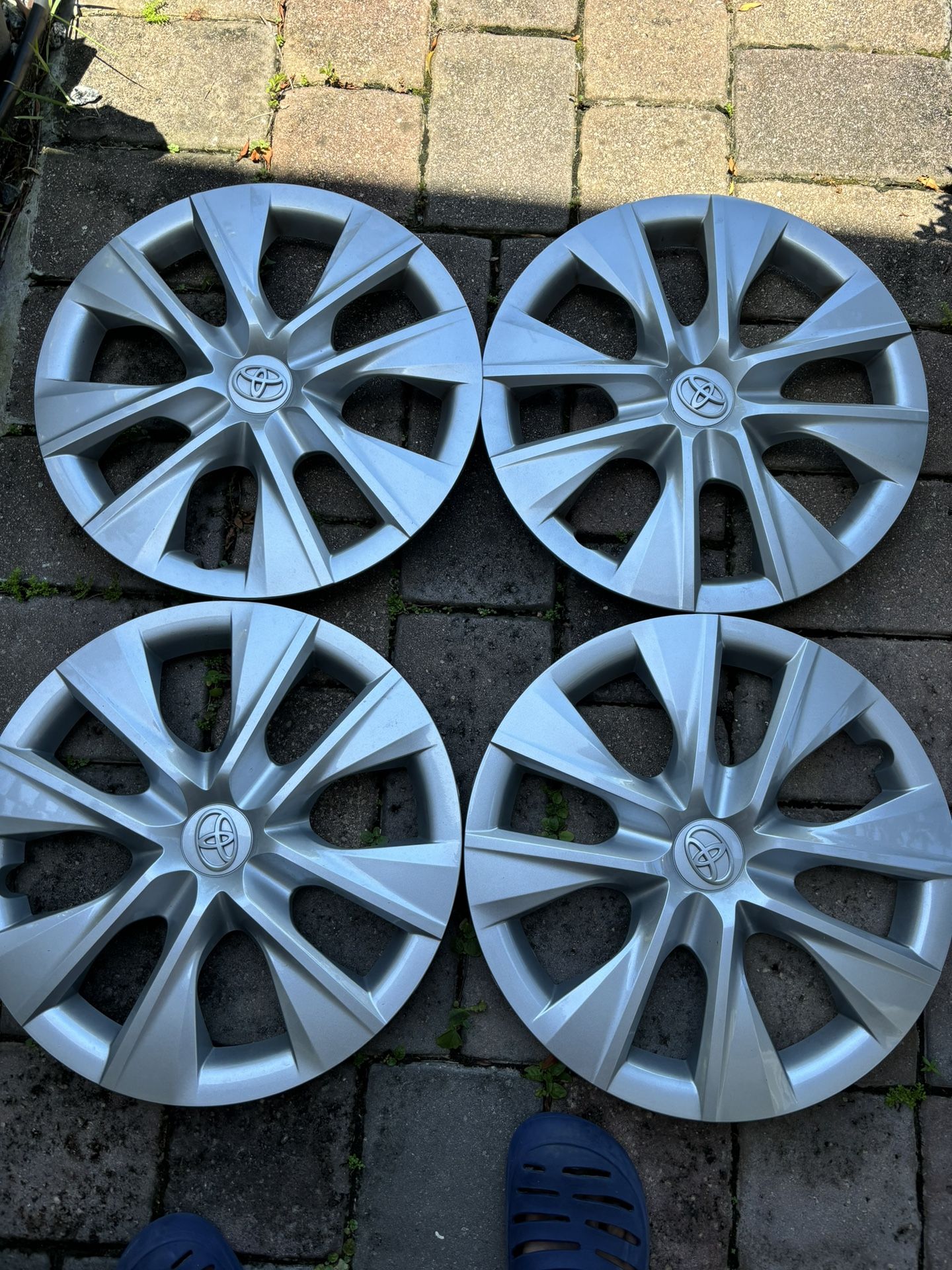 New 2016-2020 Toyota Corolla Hubcaps