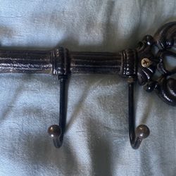 decorative cast iron skeleton key wall rack