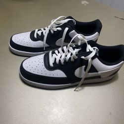 Black And White Nikes 