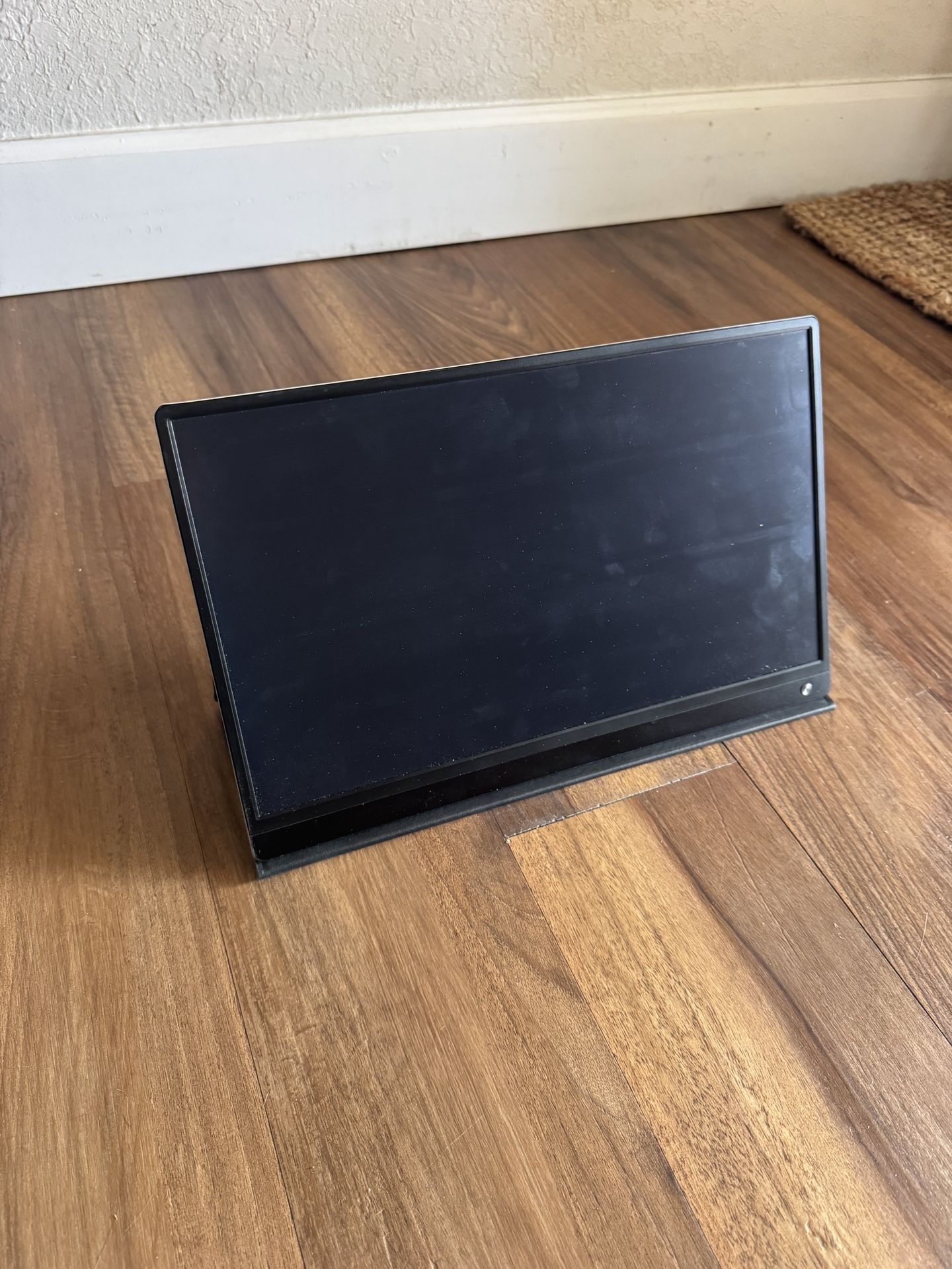 15.6” Portable Touchscreen Monitor with Battery, Speakers, Matte Screen