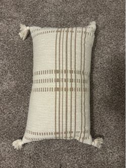 Decorative pillow