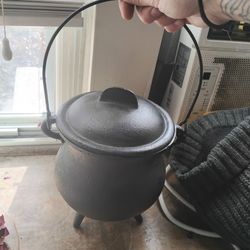 Vintage Feeted Cast Iron Cauldron