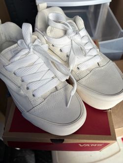 Vans Low-Top platform Sneakers White Suede women’s size 6 only worn once! Only $20!!!!!!