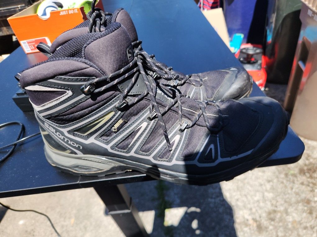 Salomon x ultra hiking boots Size 11
