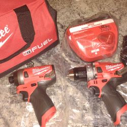 MilwaukeeM12 FUEL 12-Volt Lithium-Ion Brushless Cordless Hammer Drill and Impact Driver Combo Kit w/ 2 Batteries and Bag (2-Tool)