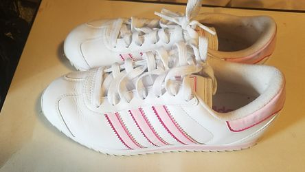 Adidas women's sneakers 7.5