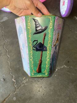Wicked bucket
