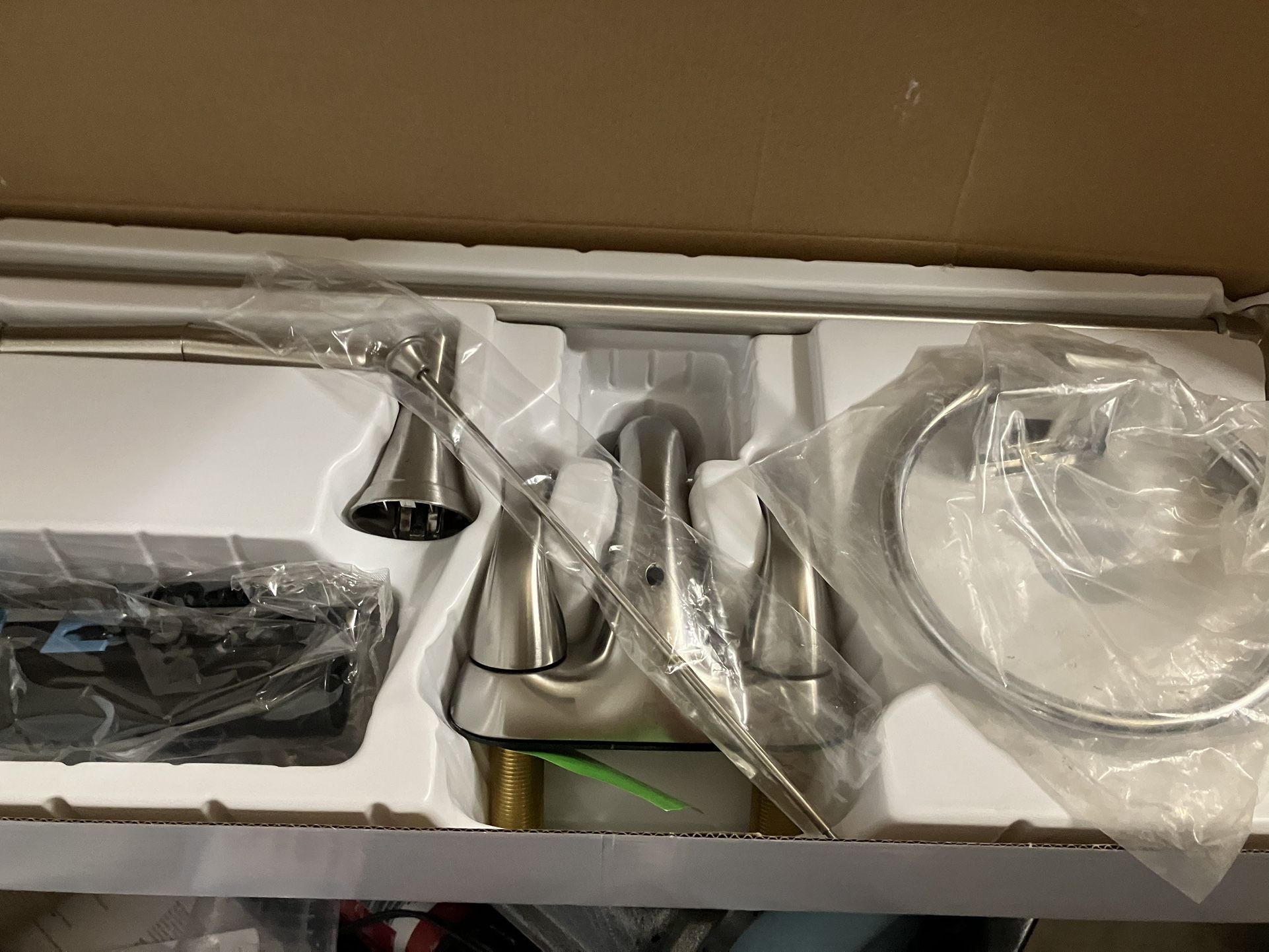 Brand New 2 Handle Bath Sets