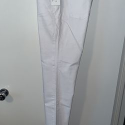 New Women’s White Jeans Size 31