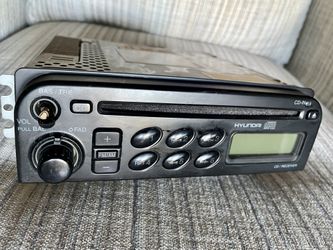 *HYUNDAI*   OEM Factory Radio Single Disc CD Player - Compatible with Hyundai Sonata - Model H-922YUN - Used, pulled working, btn missing, Sold As-Is