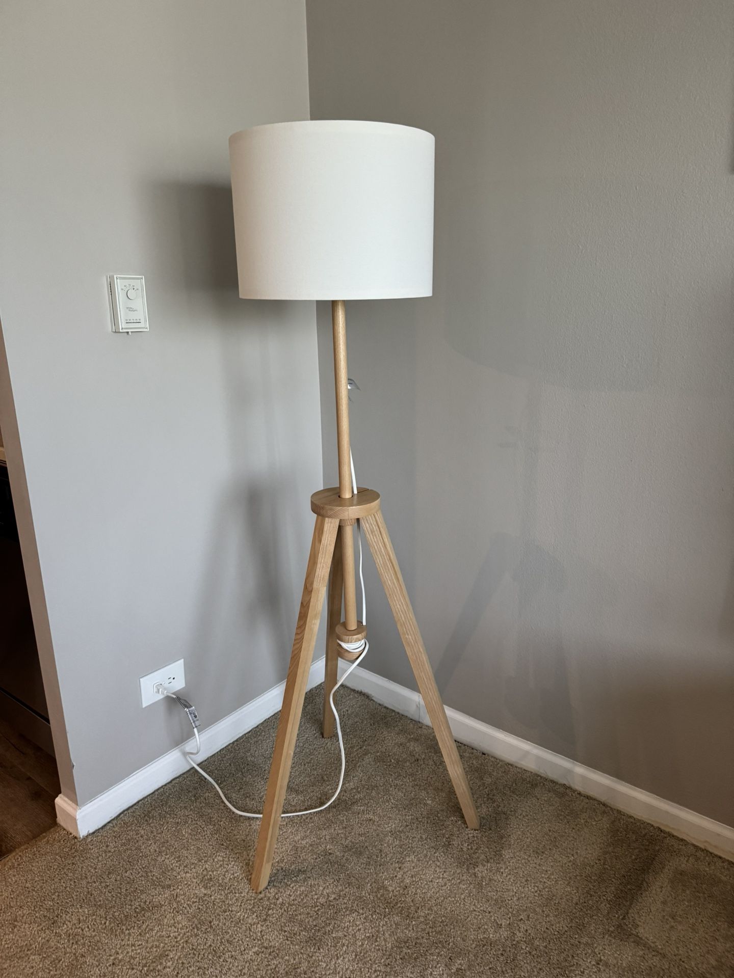 IKEA Floor Lamp – Adjustable Height, Modern Look