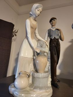 Porcelain Hand Painted.  Nao By Lladro