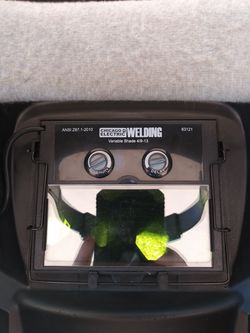 Welding helmet