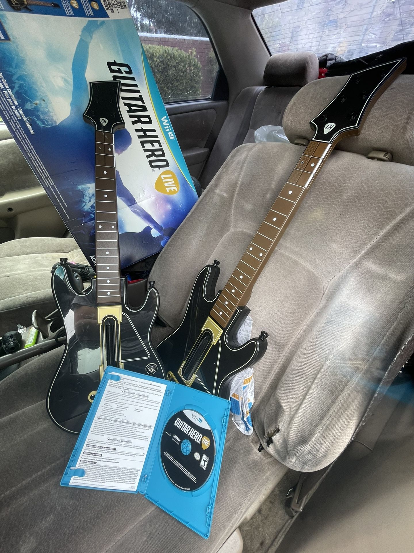 Guitar Hero Live With Disk And Two Guitars..
