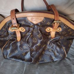 LUIS VUITTON PURSE