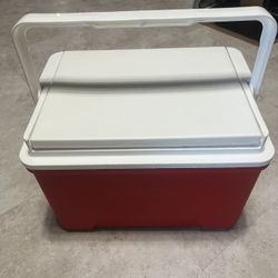 Igloo Island Breeze Cooler
