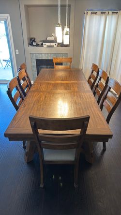 Costco Jordan 9-Piece Dining Table Set + 8 Chairs