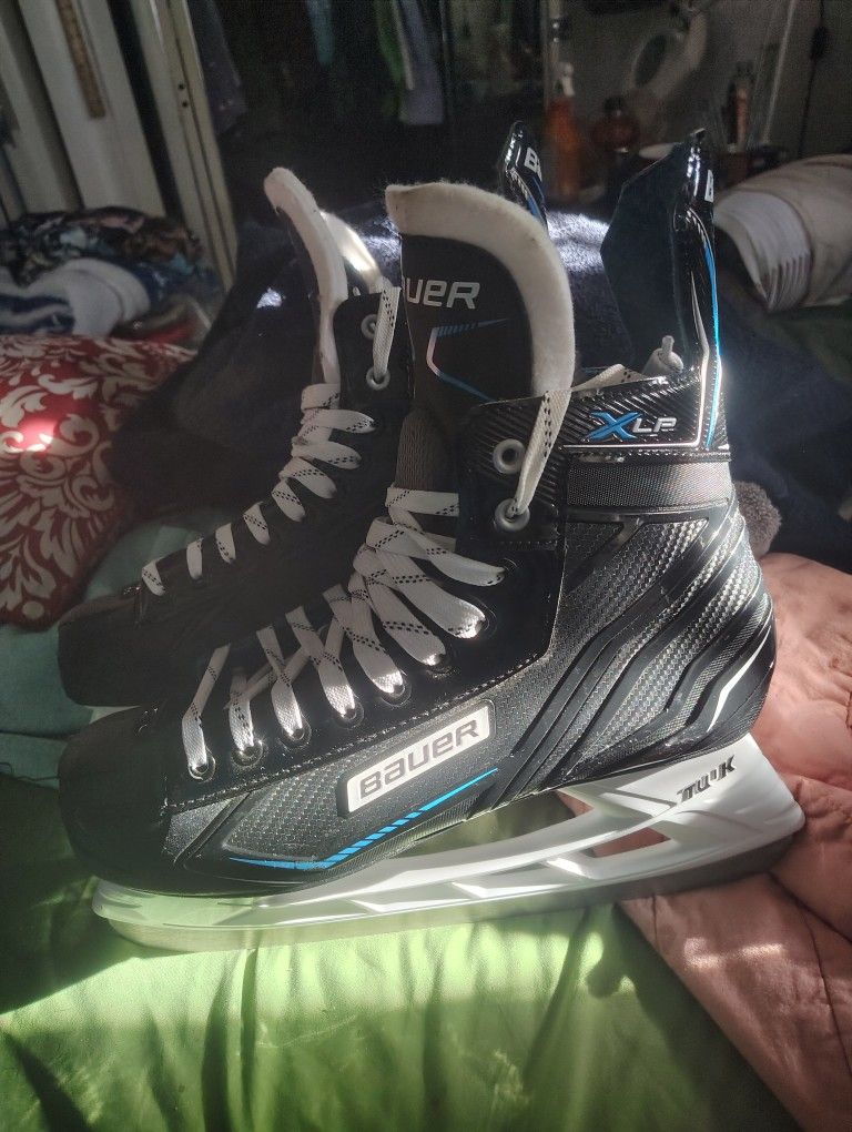 Size 12 Mens Bauer XLP Ice Hockey Skates New