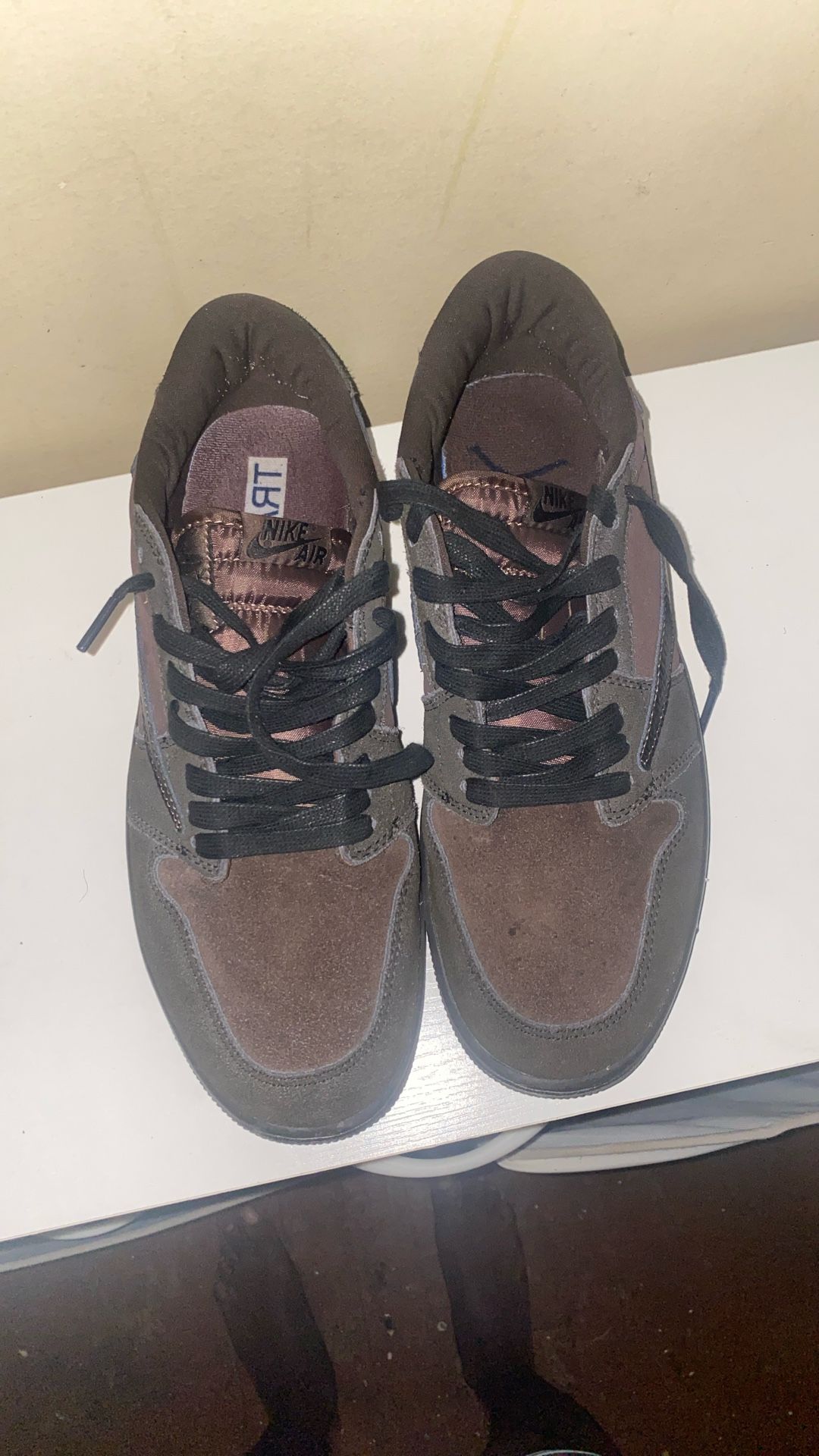 Travis Scott Jordans 1