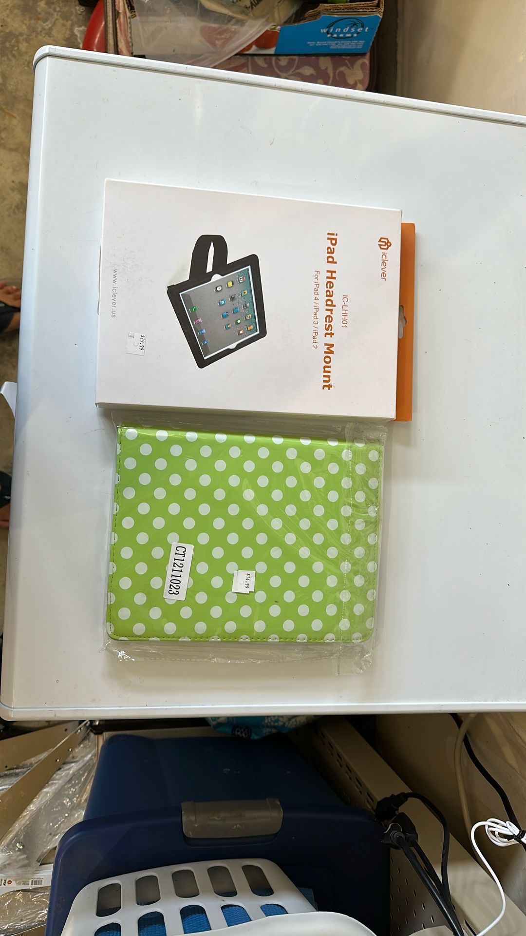 Set Of 2 Cover ipad 1/ 2/ 3 Car Hanger And Cover Case new