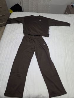 Alo Yoga Two-Piece Sweatsuit Set