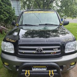 2004 Toyota Sequoia Sr5