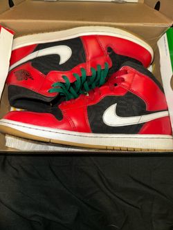 Jordan 1 Mid SE ( Christmas)