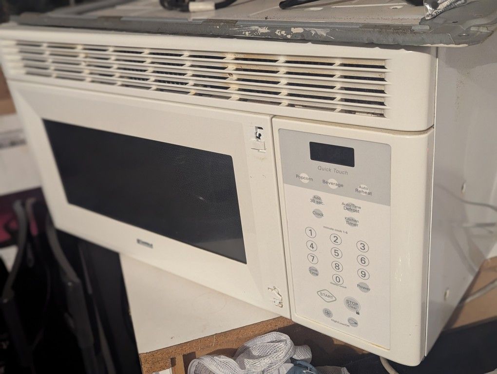1.6 cu. ft. Kenmore Over the Range Microwave in White