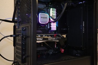 Nvidia RTX 4070, Ryzen 7 5800X, Gaming PC