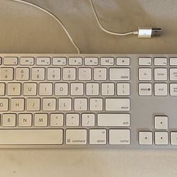 Apple Wired Keyboard with Numeric Keys For MacBook Air, Pro Or iMac
