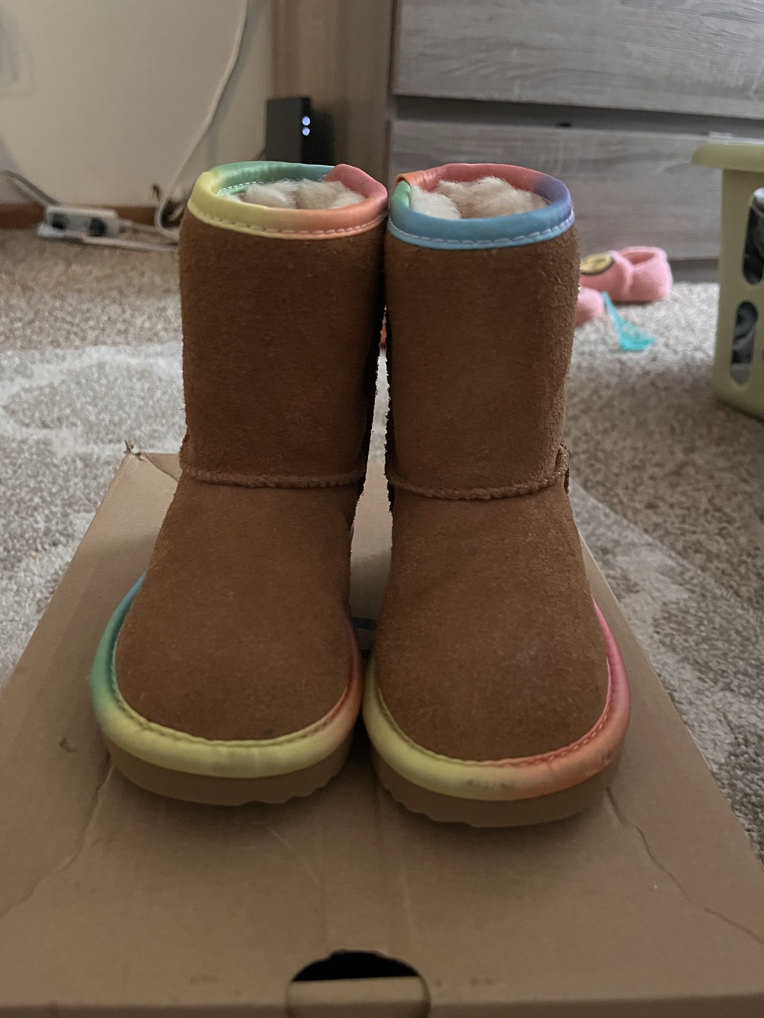 Gucci Uggs for Sale in Monroeville, PA - OfferUp