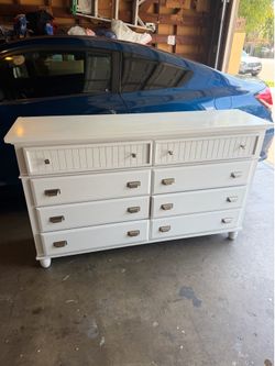 8 drawer white dresser !