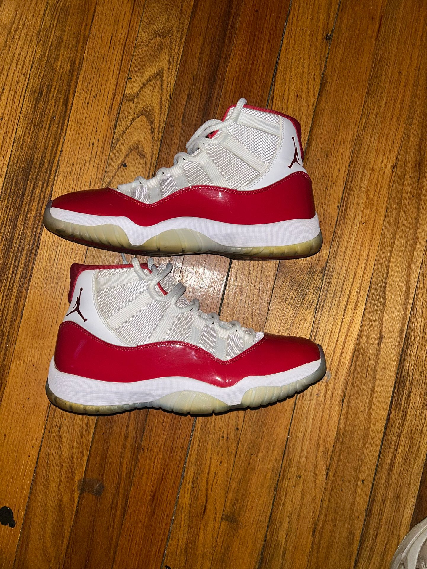 Jordan 11 cherrys 10.5 Brand new Air Jordan 11 Cherry (2022) available in-store  main image 3