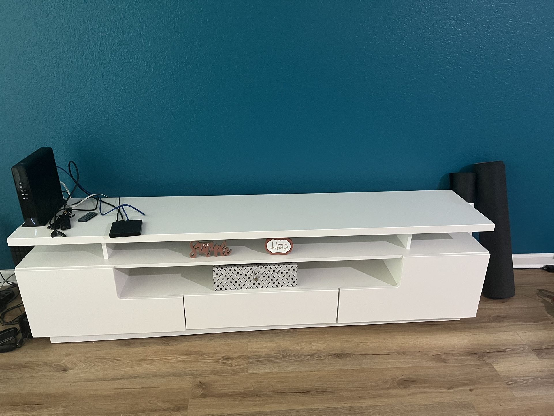 Entertainment center