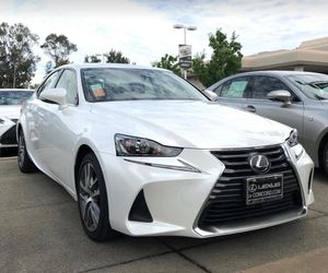 2019 Lexus is 200 or 300 available low or zero miles