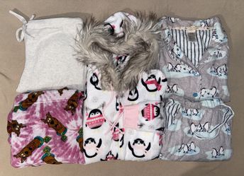 Womens L/Large Pajama Lot. Munki Shirt/Pants Set Holiday Time Onsie Jumper & Lucky/Scooby PJ Bottoms